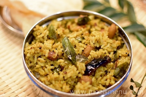 Tamarind Rice / Puliyodharai / Puli Sadam / Pulihora