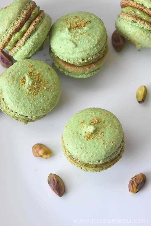 Lemon Pistachio Macarons - Mozis Menu