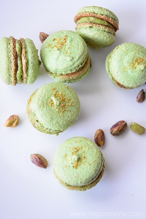 Lemon Pistachio Macarons - Mozis Menu