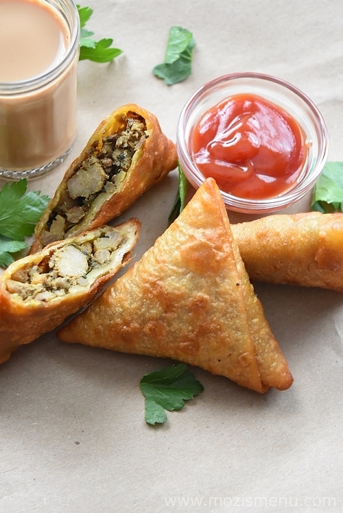 Chicken Keema Samosa / Minced Chicken Samosa