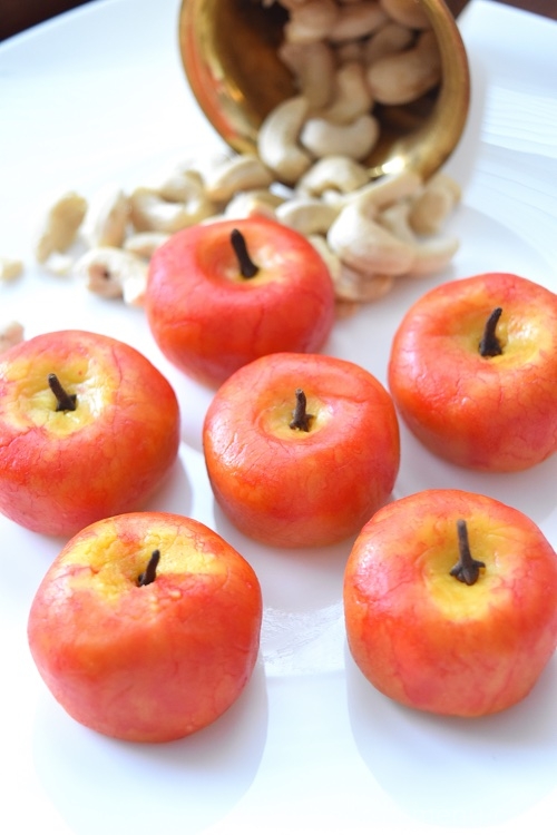 Apple Shaped Kaju Katli / Apple Shaped Cashewnut Burfi