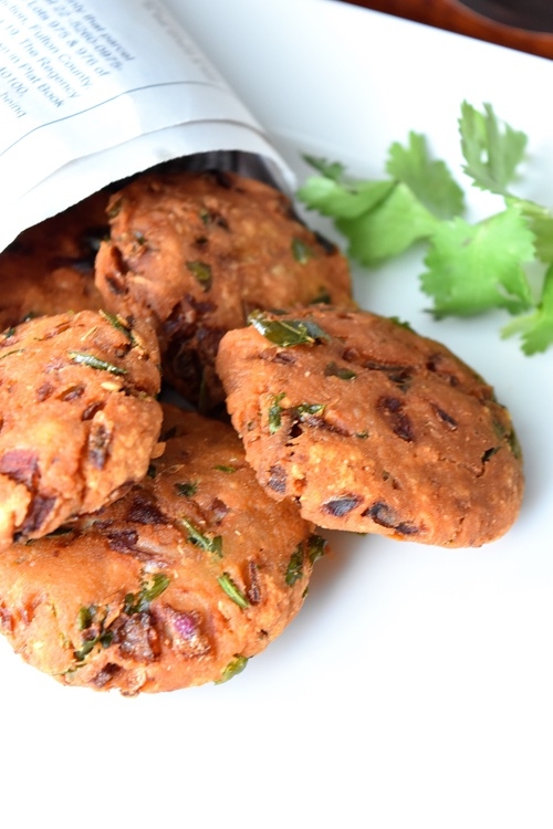 Paruppu Vadai / Parippu Vada / Chana Dal (Lentil) Fritters