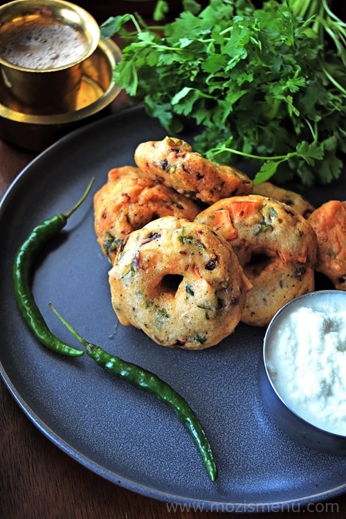 Medu Vada / Medhu Vada / Urad Dal Vada / Ulundu Vadai